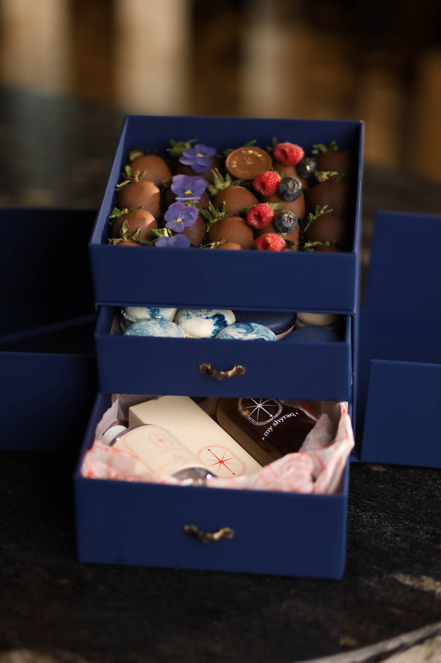 Limited edition box MyShyraq × ChocoFlowers